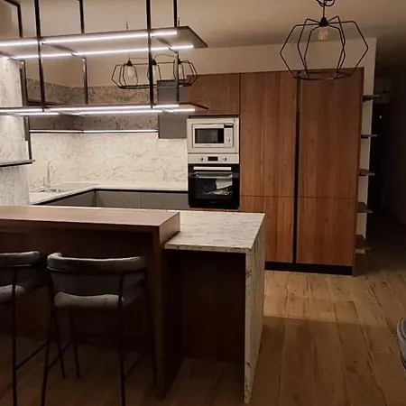 - Modern 3 Bedroom - Side Seaview Apartament