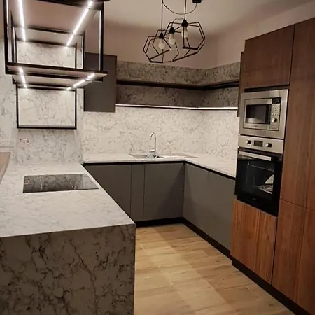 - Modern 3 Bedroom - Side Seaview *